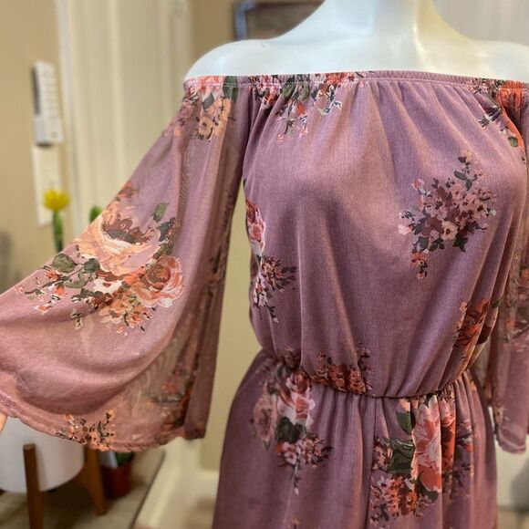 Charlotte Russe Floral off the shoulders romper size small - Picture 2 of 4